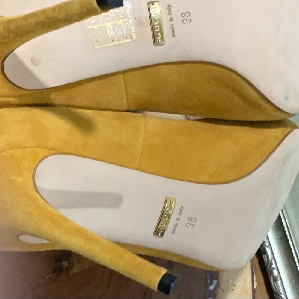 GUCCI Mustard Yellow Suede‎ Leather Round Toe pumps Heels Size 38 EU Timeless - Picture 7 of 9